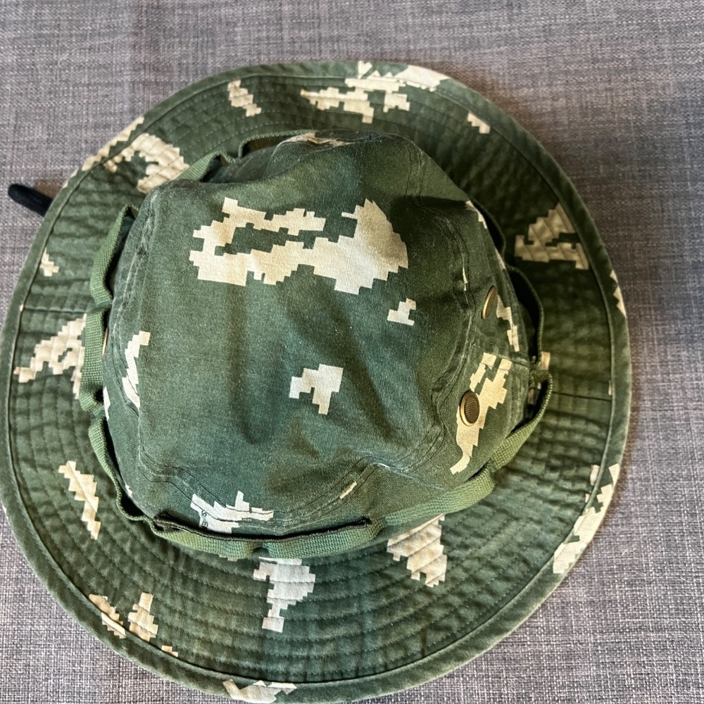 Supreme Camo Bucket Hat - M/L - Picture 2 of 4